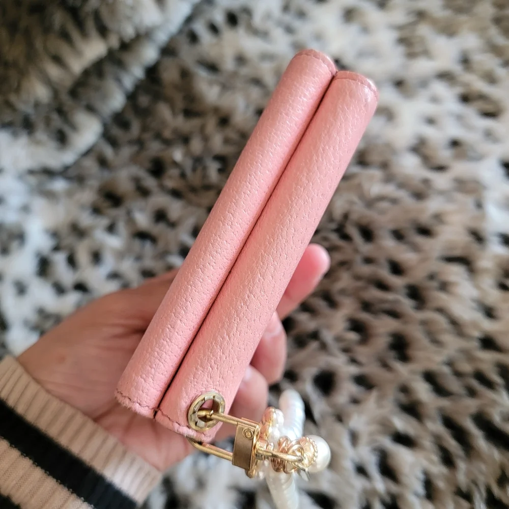 SALE🎉 Authentic Gucci Pink Leather Compact Wallet - Picture 8 of 13